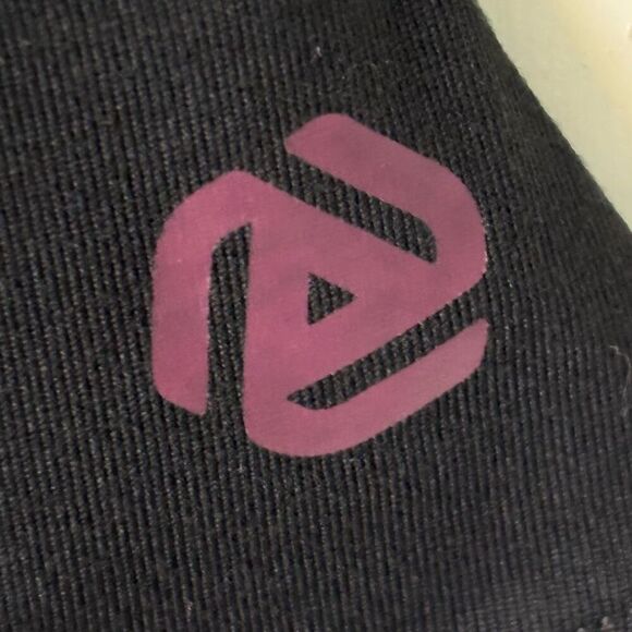 Any Age Activewear 2X black anti muffin top tank with wide sweep - Picture 5 of 7